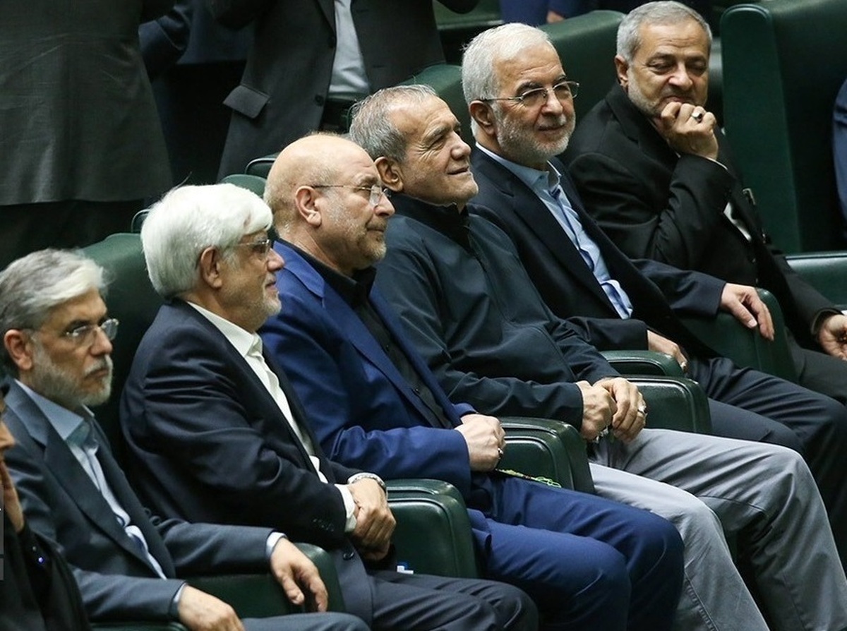 کیهان: دولت با خط‌دهی نفوذی‌ها به مسائل واهی و پوچ مشغول شده!
