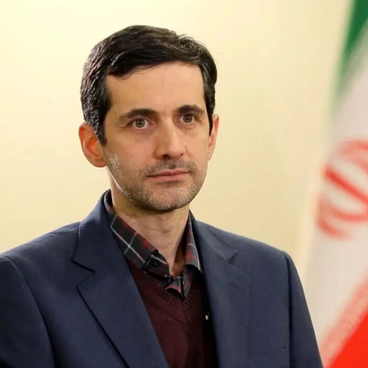 فرزند پزشکیان خطاب به سعید جلیلی: مقایسه مذاکره با گوساله‌پرستی نابه‌جا است