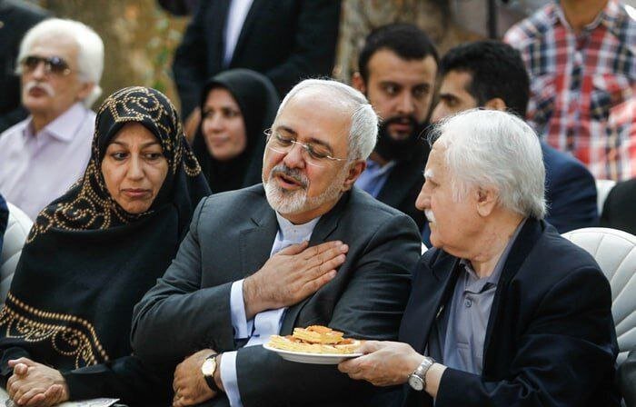 عکس؛ مرحوم استاد فرشچیان در کنار ظریف و مرحوم دعایی