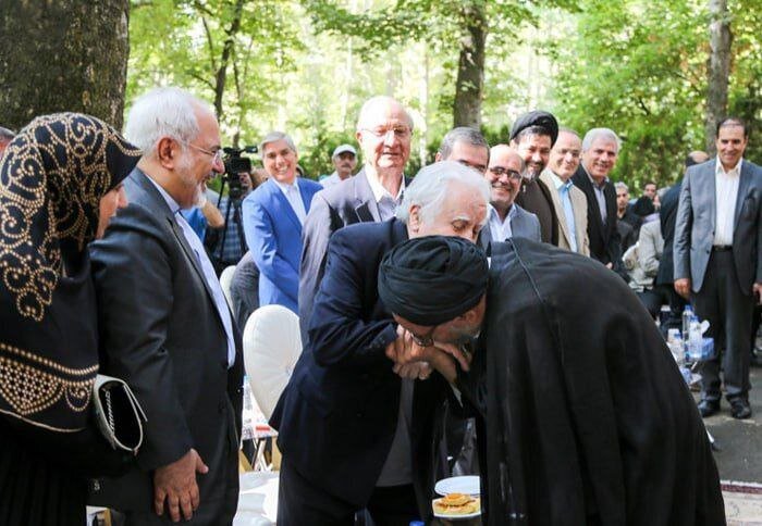 عکس؛ مرحوم استاد فرشچیان در کنار ظریف و مرحوم دعایی