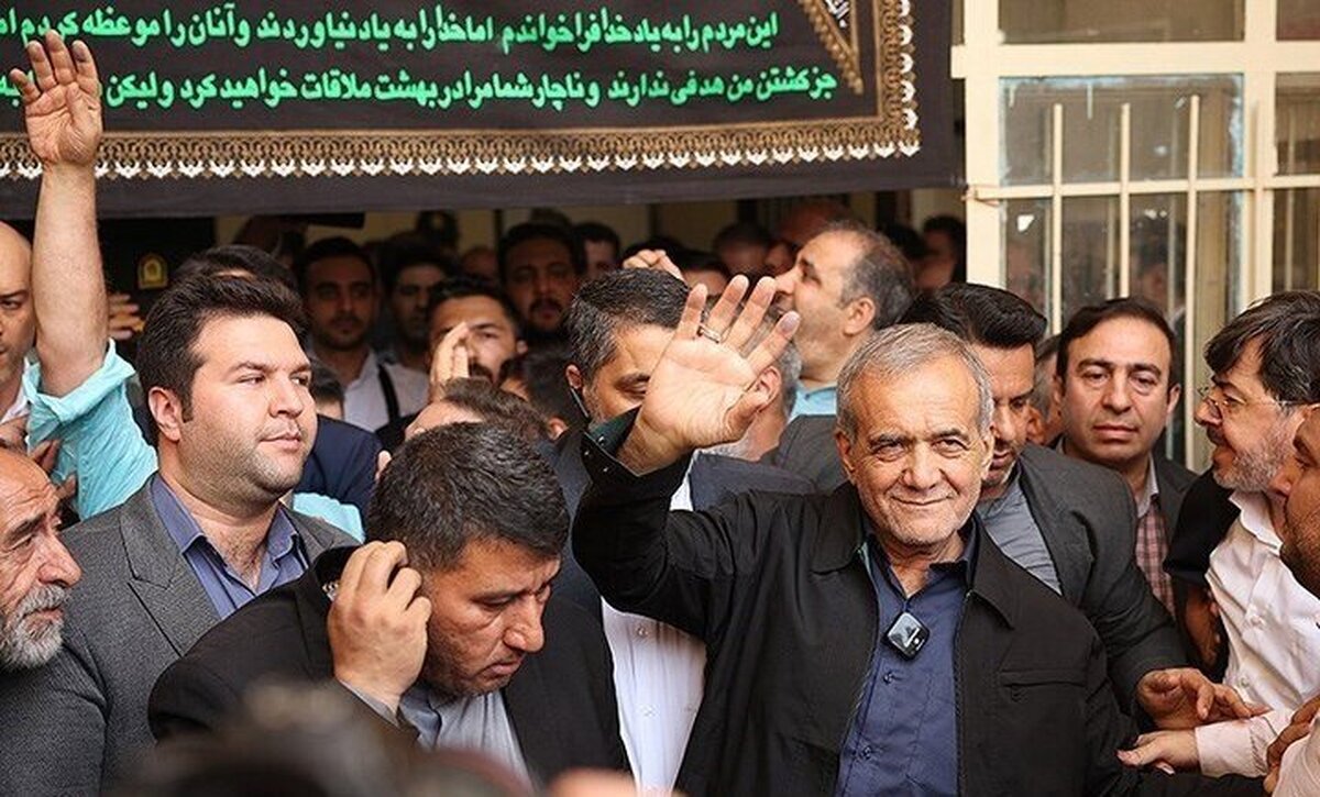 وبسایت معاونت سیاسی سپاه: دولت و شخص رئیس‌جمهور در جنگ ۱۲ روزه دوشادوش نیروهای نظامی در کنار مردم ایستادند