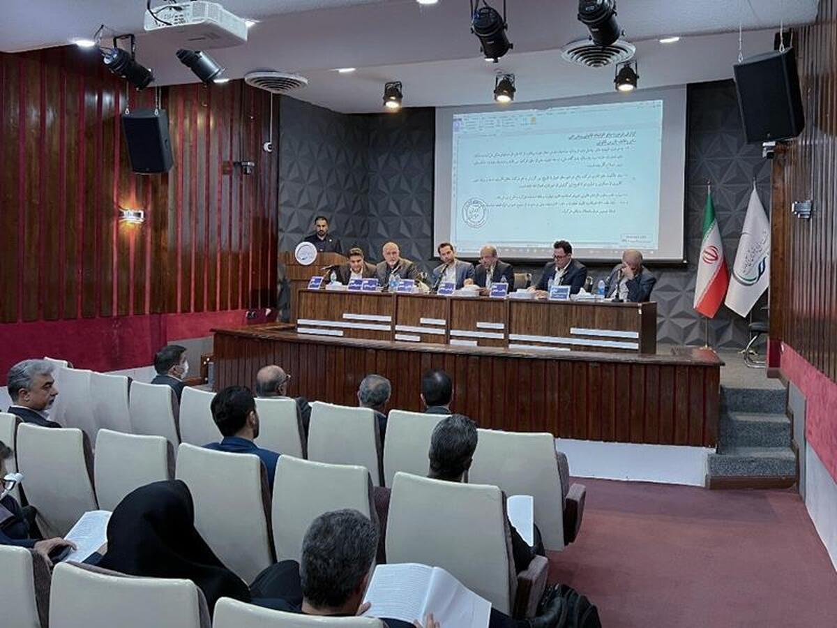 گزارش جامع مجمع‌عمومی فوق‌العاده شرکت پالایش گاز هویزه خلیج‌فارس در سال ۱۴۰۴
افزایش سرمایه ۲۰ هزار برابری؛ از ۱۰ میلیارد ریال به ۲۰۰ هزار میلیارد ریال / اصلاح ساختار مالی و تثبیت درآمدها در دستور کار ۱۴۰۴