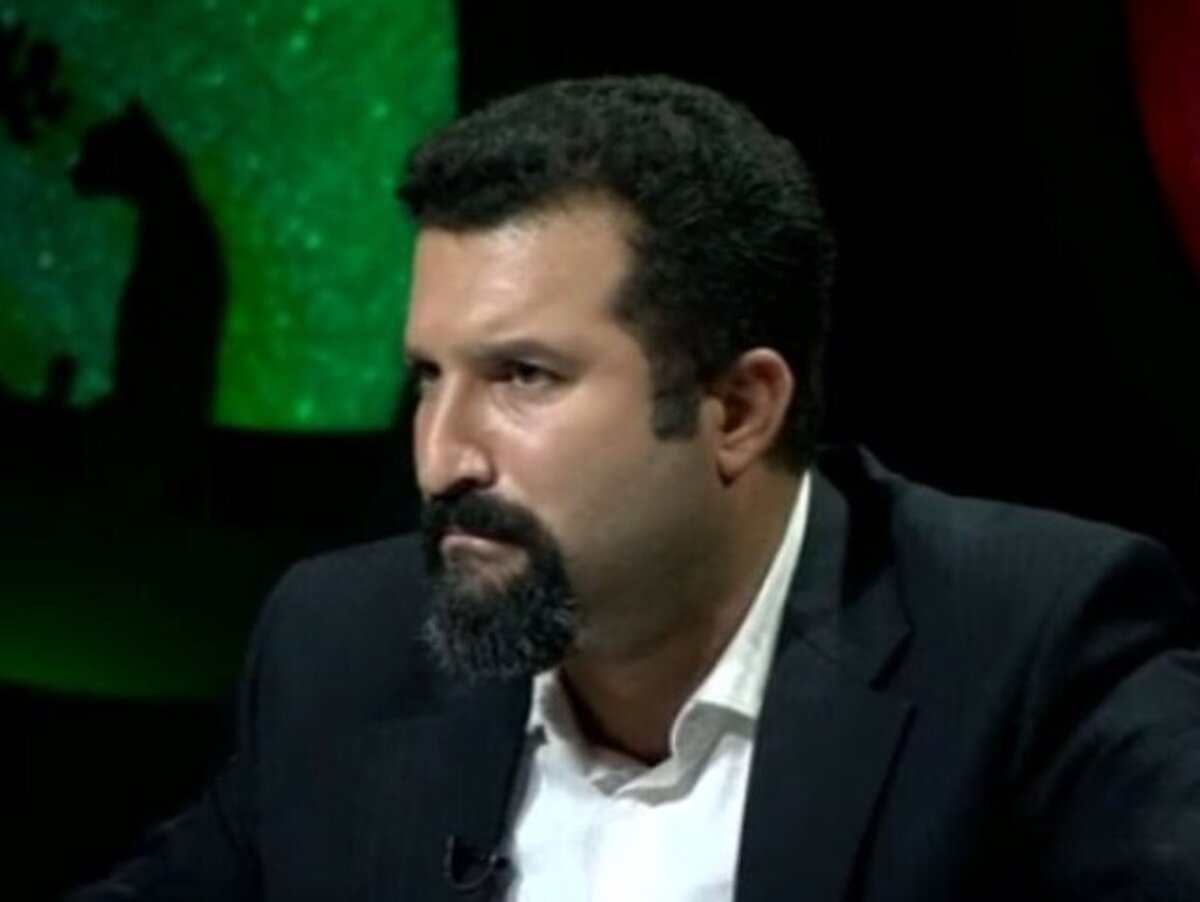 اسب‌های سرگردان مقابل کمپ باشگاه استقلال چه می‌کنند؟