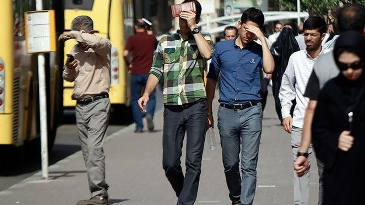 هوای گرم در تهران همچنان ماندگار است