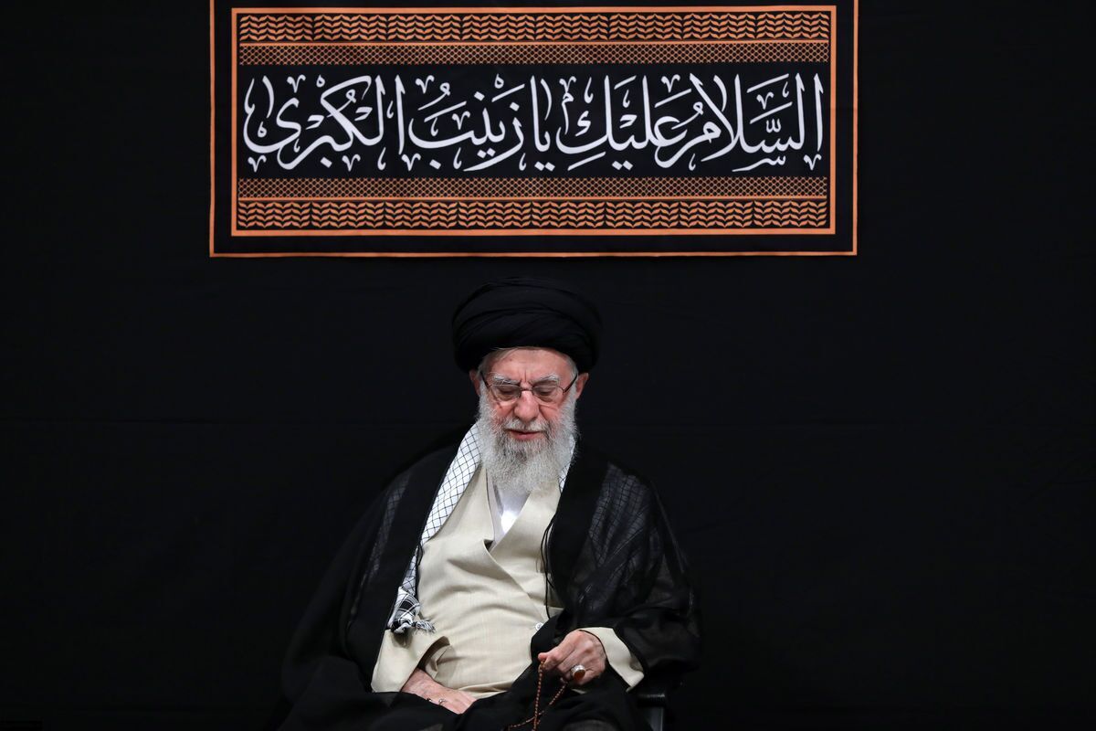 پیام مقام معظم رهبری در چهلمین روز شهادت جمعی از هم‌میهنان، سرداران باکفایت نظامی و دانشمندان برجسته‌ی هسته‌ای | 
۷ تکلیفی که بر دوش ماست ...