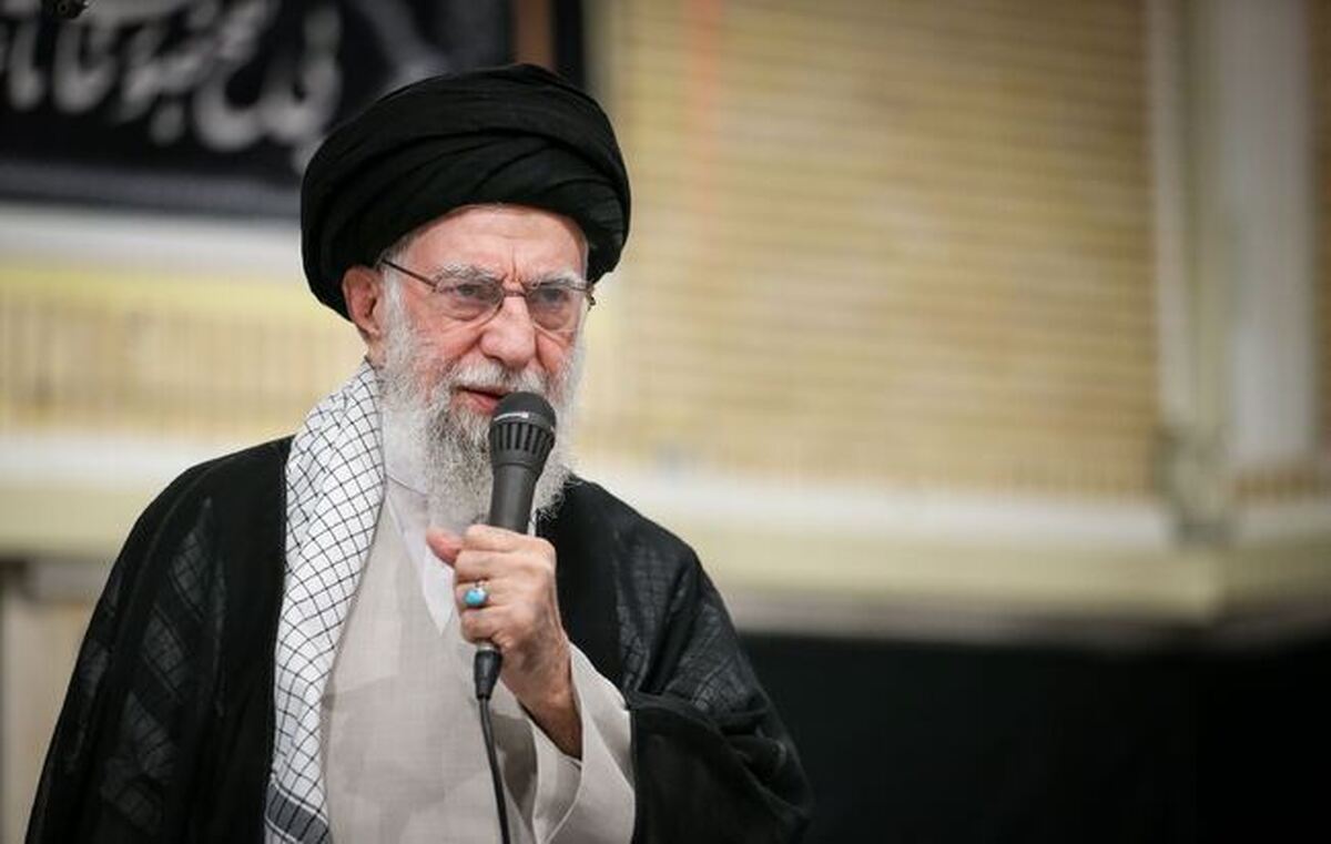 مقام معظم رهبری در مراسم بزرگداشت شهدای جنگ دوازده روزه: این حوادث برای ما بی‌‌سابقه نبود | آنچه دشمن به عنوان هسته‌ای، غنی‌سازی و حقوق بشر مطرح می‌کند، بهانه است | به کوری دشمن خواهیم توانست ایران را به اوج ترقی و افتخار برسانیم