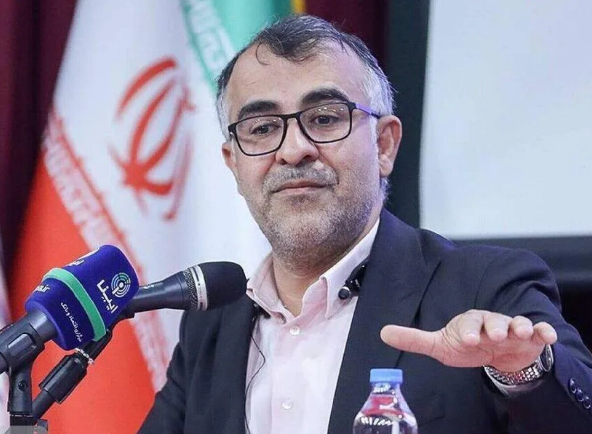 روایت معاون وزیر اقتصاد از نحوه تبدیل پولش در یک سفر خارجی؛ یک تبعه از آن کشور را بردم تا کارم انجام شد