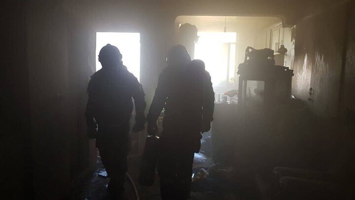 انفجار اسپری و ادکلن در یک فروشگاه عطر در اسلامشهر