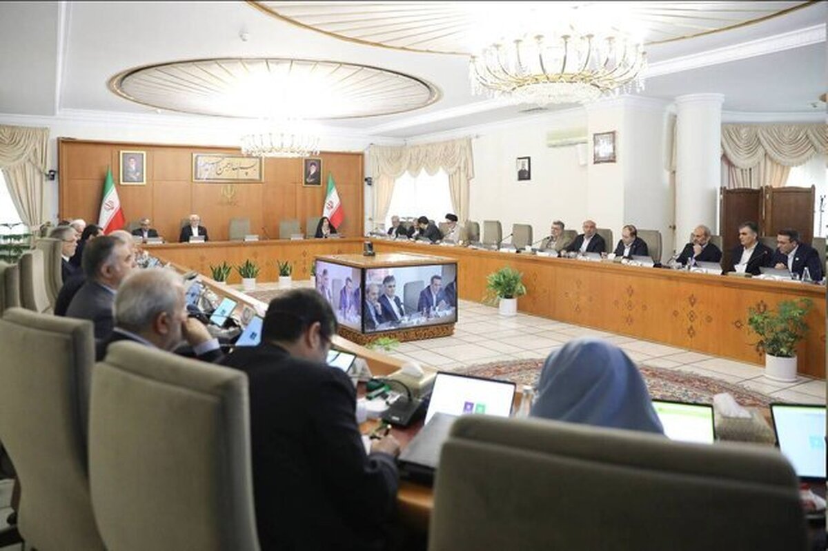 عارف:  نخبگان اظهاراتی مطرح نکنند که موجب کاهش وحدت و انسجام ملی شود