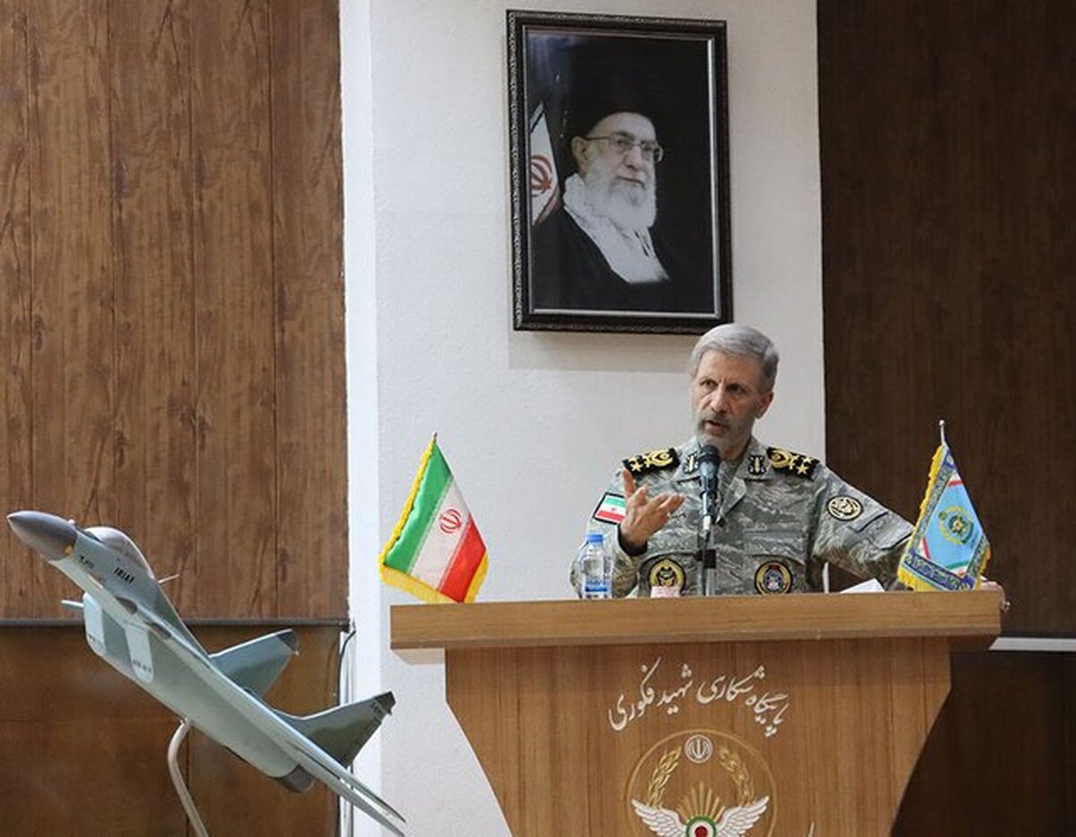 فرمانده کل ارتش: همیشه باید برای جنگیدن آماده باشیم | اگر می‌خواهیم جنگی نباشد، باید آماده‌تر و قوی‌تر باشیم