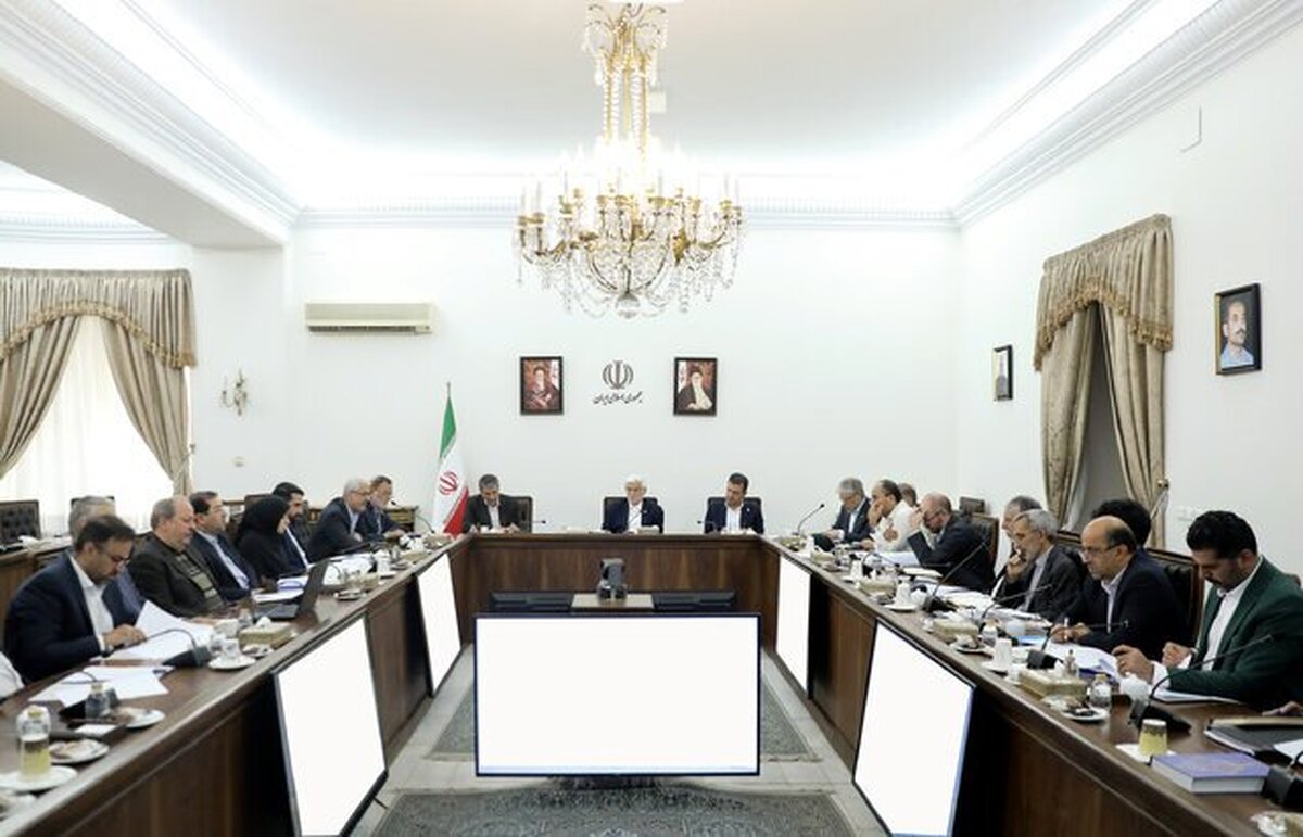 عارف: برنامه دولت جبران عقب‌ماندگی سالهای گذشته در حوزه فناوری‌های نوین است