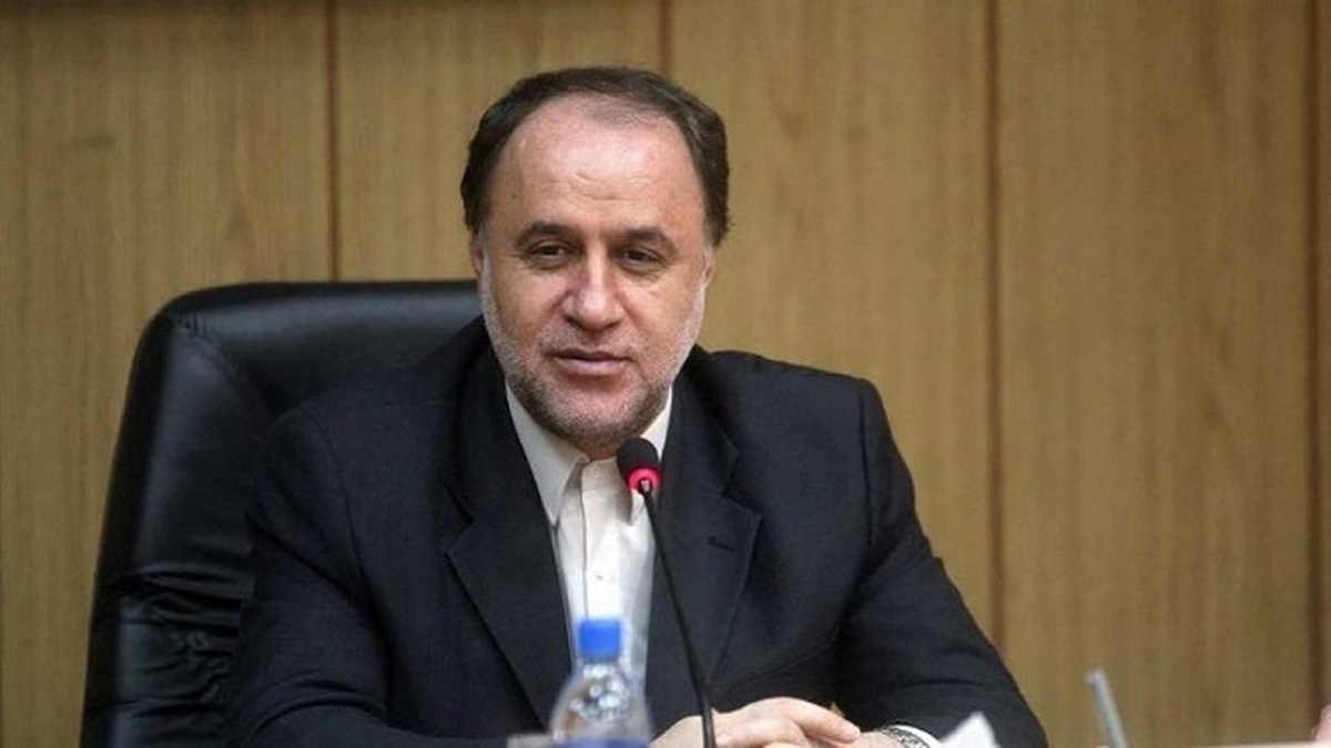 نایب‌رئیس مجلس: تکریم مردم باید اولویت بانک‌ها باشد