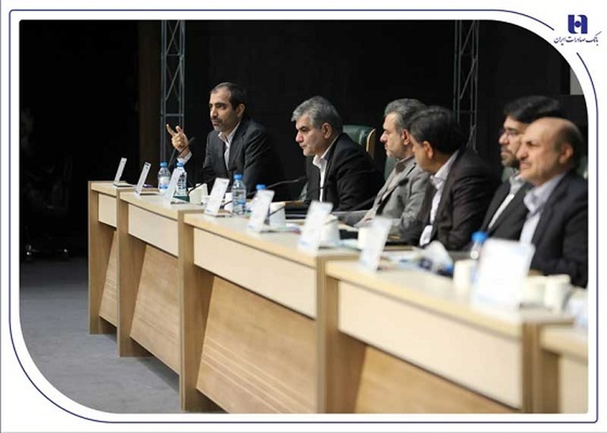 و هیئت‌مدیره بانک صادرات ایران در نشست تخصصی ۳۵ مین همایش بانکداری اسلامی:
غایت بانکداری اسلامی توزیع عادلانه منابع و مصرف آن در محل صحیح است