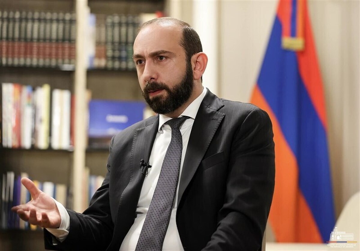 پاسخ وزیر خارجه ارمنستان به سوالی درباره  بیانیه واشنگتن در خصوص مسیر ترامپ: به حرف اپوزیسیون گوش ندهید