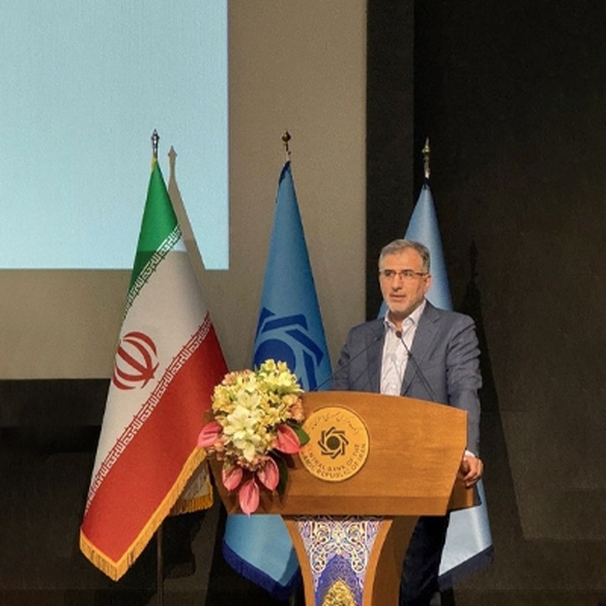 عضو هیئت مدیره بانک اقتصادنوین: وجود ۳۰ تا ۵۰ بانک در کشور، مطلوب است