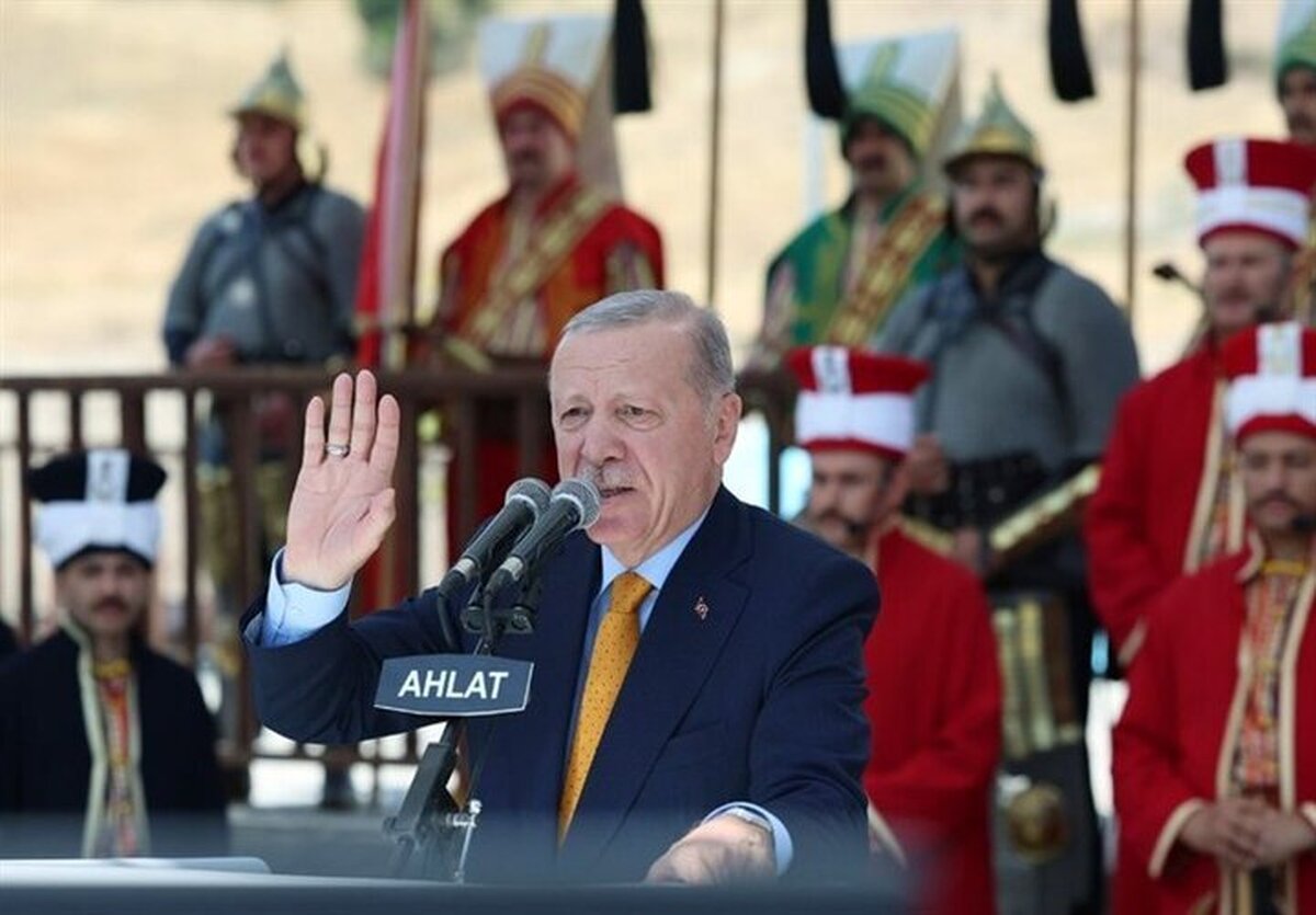 اردوغان با این نمادهای تاریخی به دنبال چیست؟