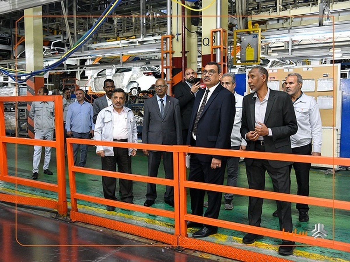 سفیر سودان در ایران:
تحولات شگفت‌انگیز سایپا، مایه افتخار ایران و منطقه است/ محصولات سایپا با شرایط اقلیمی کشور سودان سازگار است