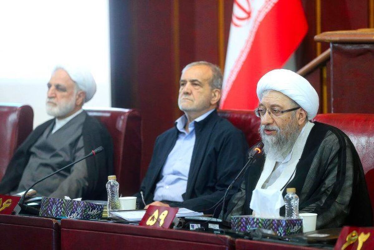 رهبری تصمیم‌گیری در مورد لوایح CFT و پالرمو را به مجمع محول کردند و هیچ توصیه‌ای نداشتند