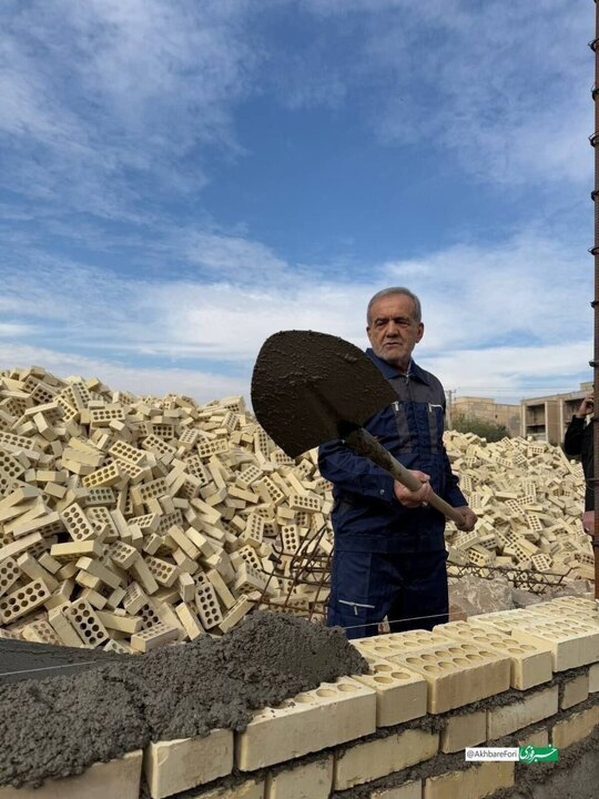 روزنامه همشهری: رئیس‌جمهور  را از این نگاه تک‌بعدی درباره آموزش و پرورش نجات دهید