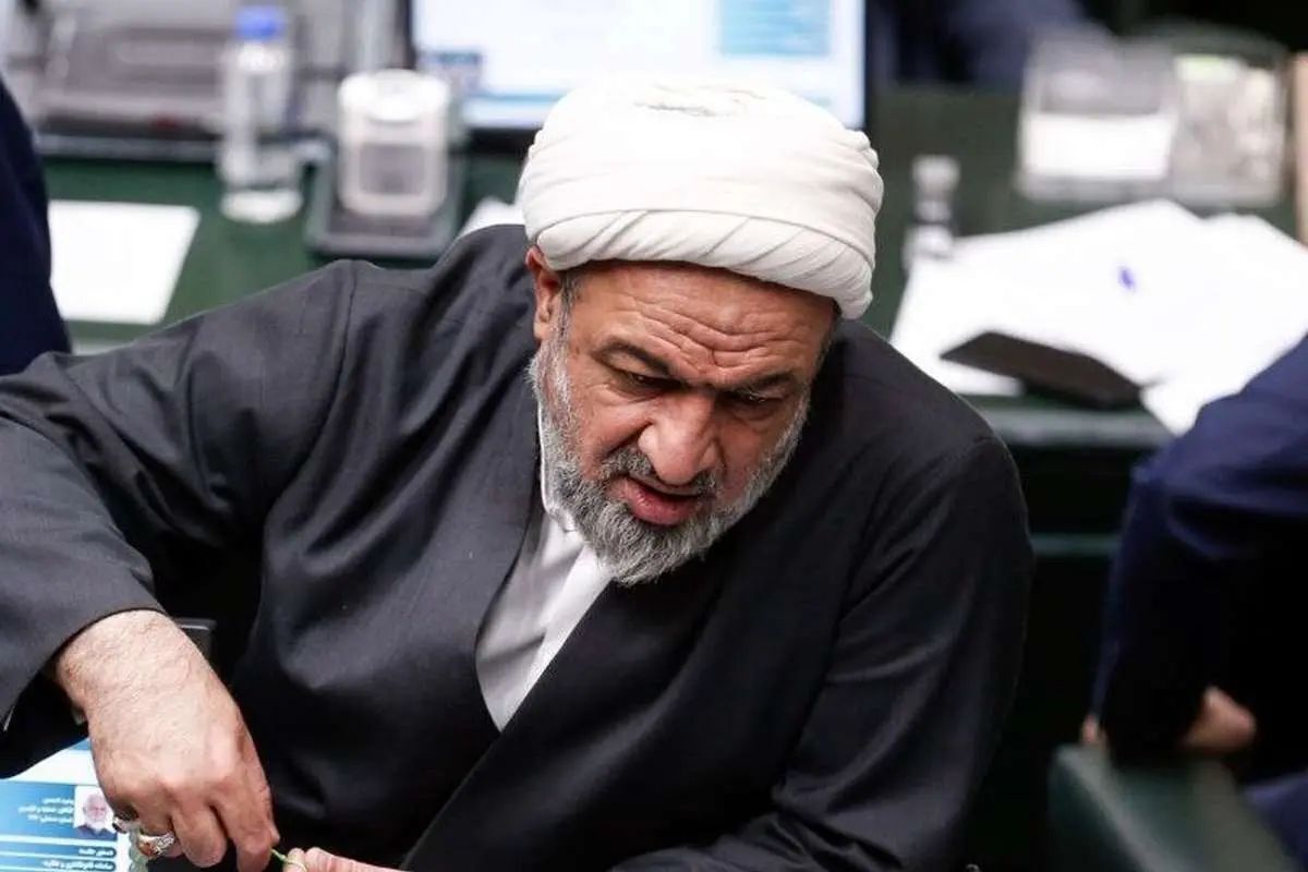ادعای حمید رسایی: بنزین ۵۵۰۰ تومان خواهد شد