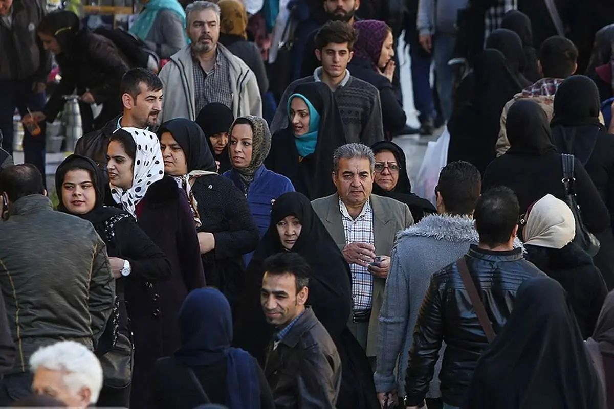 طبقه متوسط جامعه ایران دیگر توان فریاد مطالبه سیاسی ندارد، چون درد نان دارد