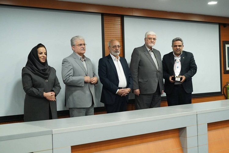 بیمه پاسارگاد موفق به دریافت تندیس بلورین سطح ۱ هشتمین دوره «جایزه بین‌المللی مدیریت دانشی KM۴D» شد