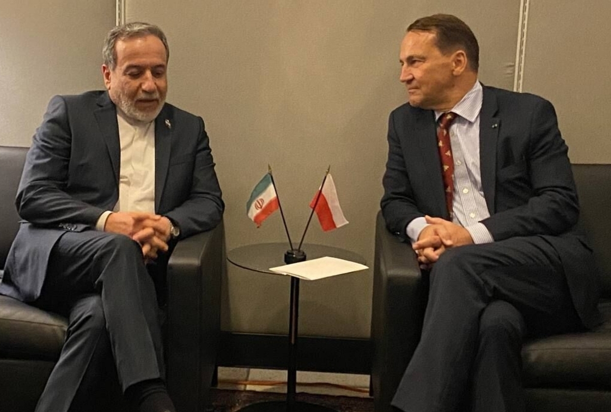 مناظره مجازی وزیران خارجه ایران و لهستان