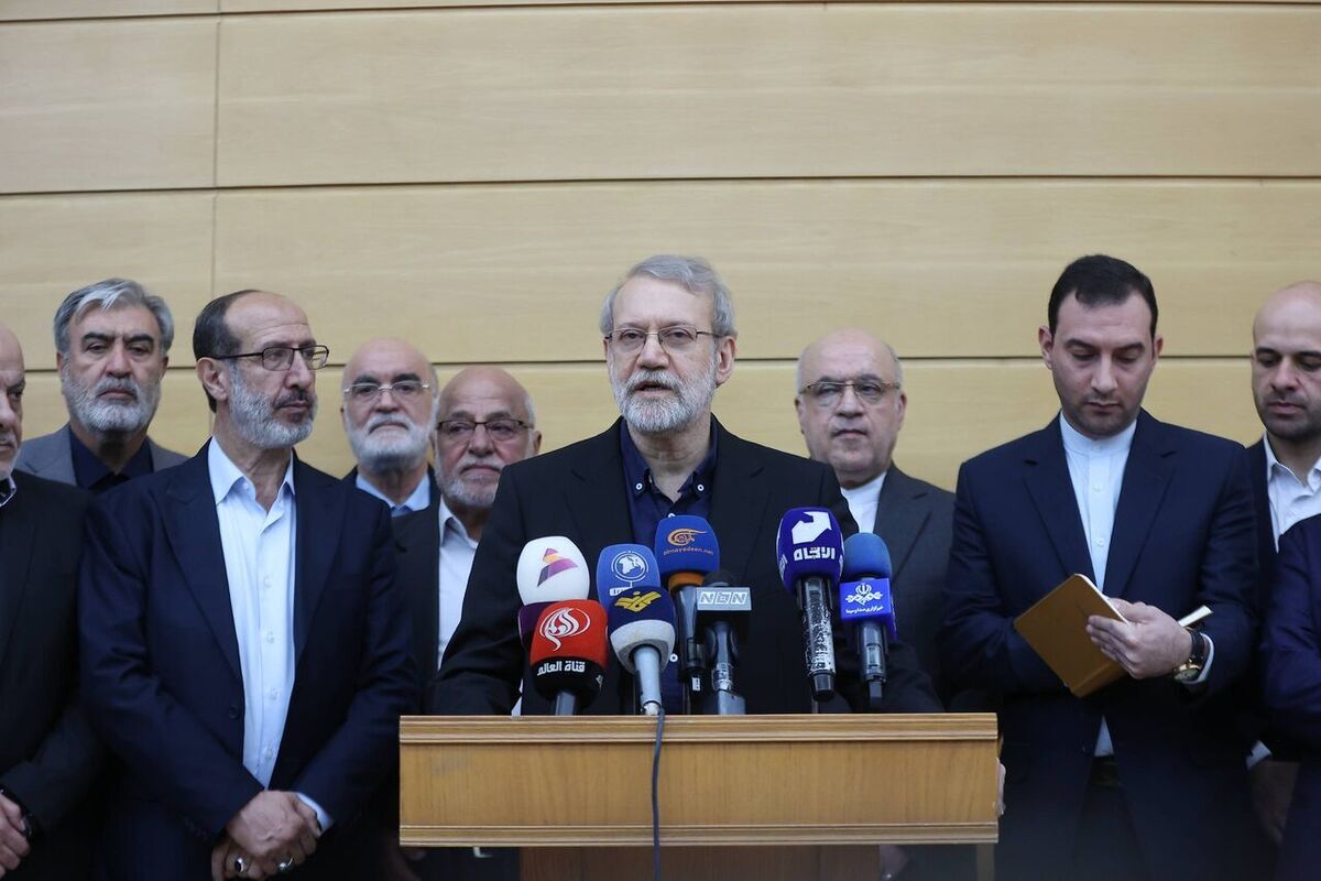 لاریجانی در بدو ورود به لبنان: رژیم صهیونیستی به هیچ کشوری رحم نمی‌کند