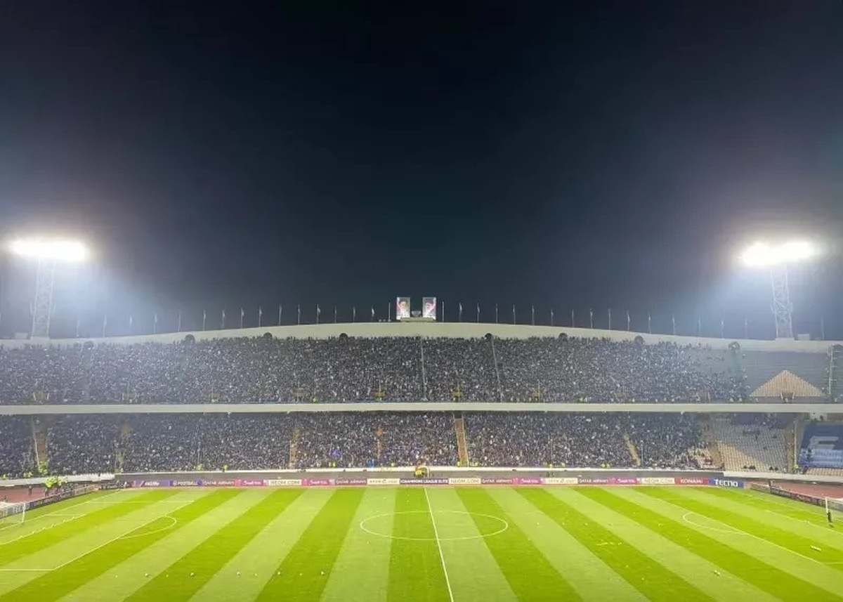 چمن ورزشگاه آزادی هیبریدی می‌شود