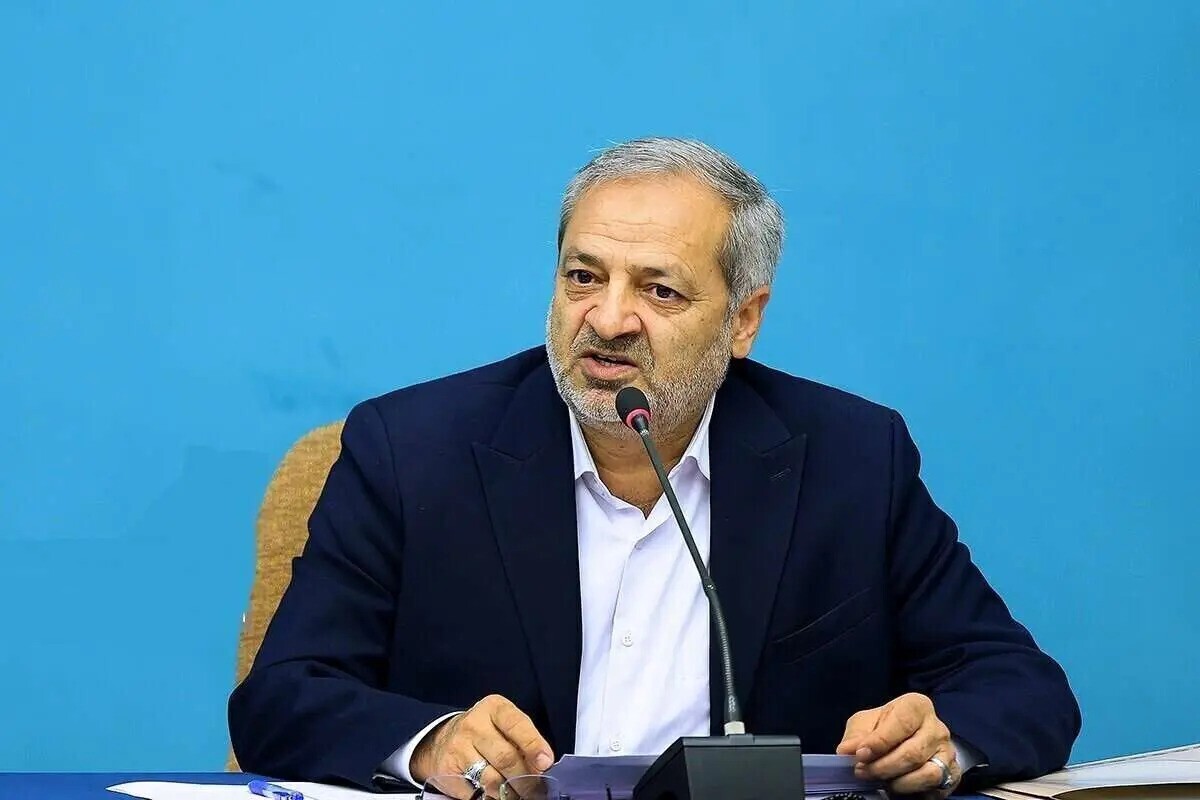 هیچ مدرسه‌ای حق ندارد از دانش‌آموزان پول زور بگیرد