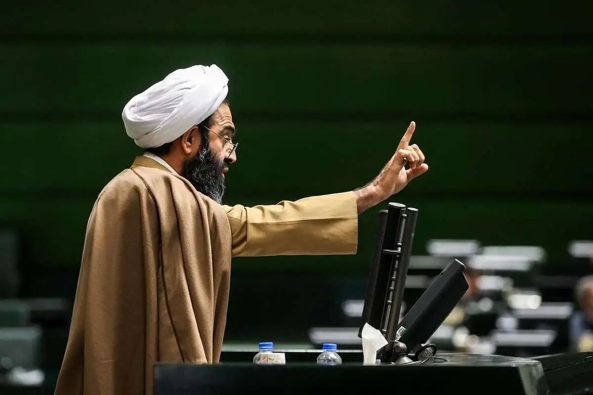 نقدعلی: لازم است یک قرارگاه جنگ اقتصادی تشکیل شود