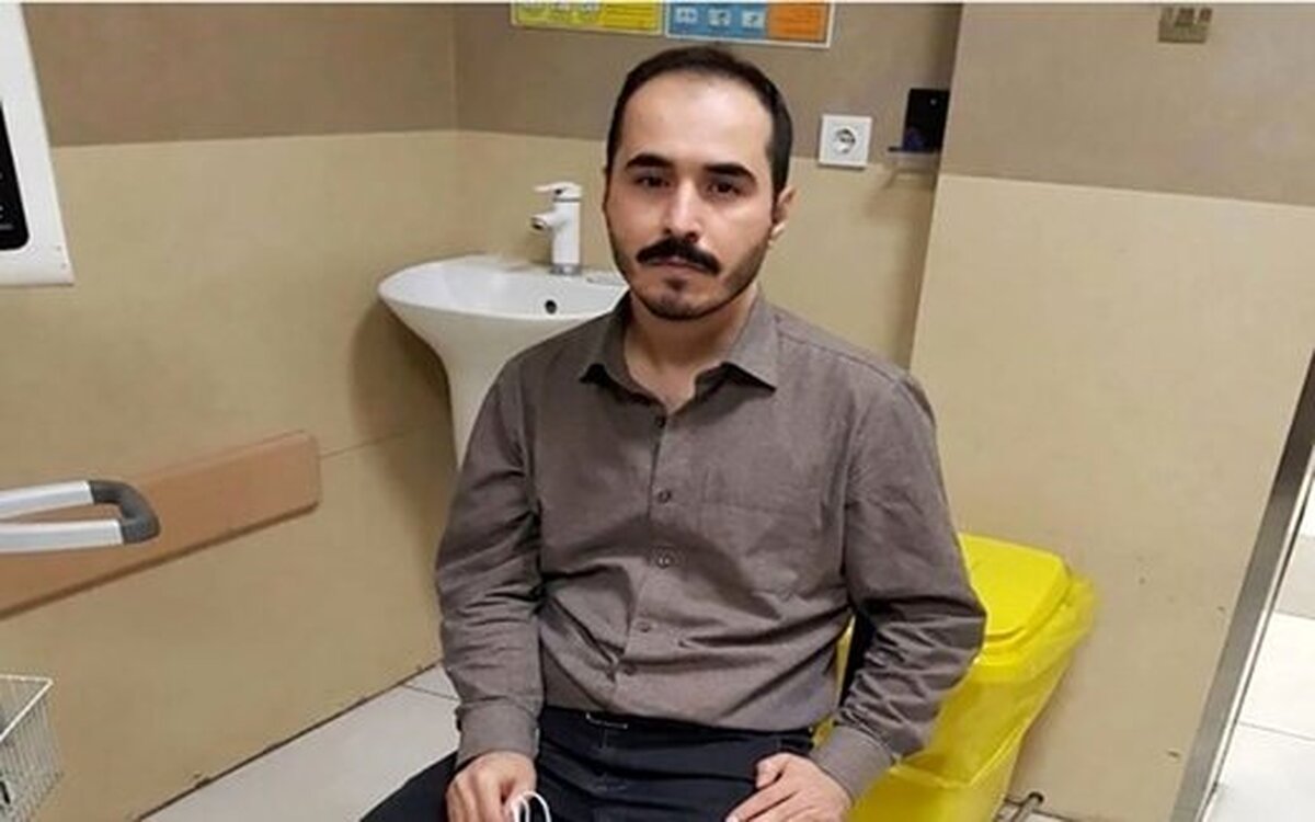حسین رونقی به مرخصی آمد