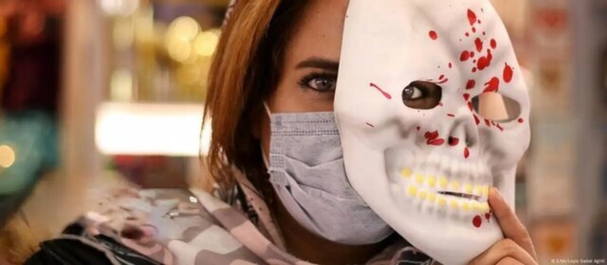 جوانان ایرانی هالووینی احتمالا مذهبی نیستند؛ این کار تفریح است برای آنان |  آن را معضل فرهنگی و سیاسی نکنید | افراط در عزاداریها، جلوگیری از شادیهای مطلوب نسل جوان، دو عامل جدی برای این اتفاقات است