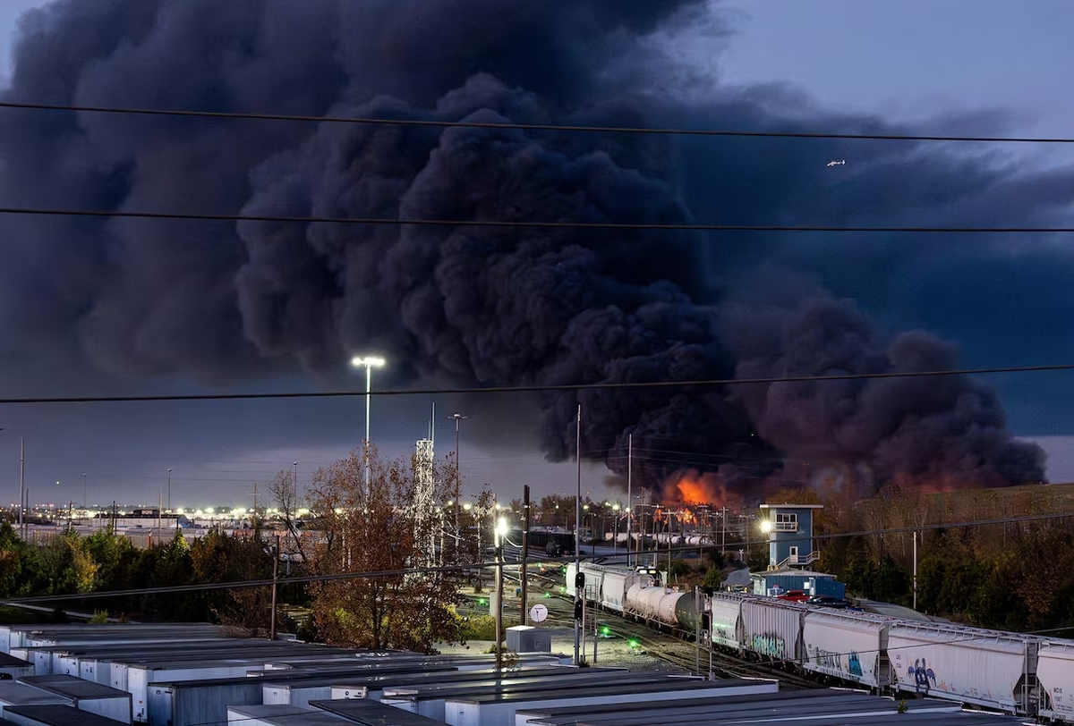 در پی سقوط هواپیمای شرکت UPS و کشته شدن حداقل ۹ نفر، ایالت کنتاکی وضعیت اضطراری اعلام کرد.