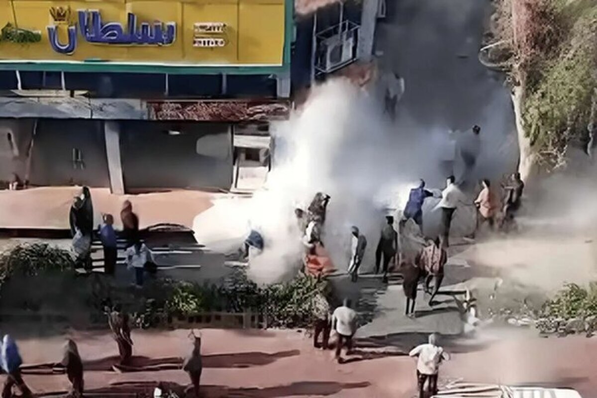 پدر دانشجوی اهوازی درباره خودسوزی فرزندش درخصوص تخریب واحد اغذیه‌فروشی: یکی از مأموران شهرداری گفت، بسوزان ببینم چطوری می‌سوزی!