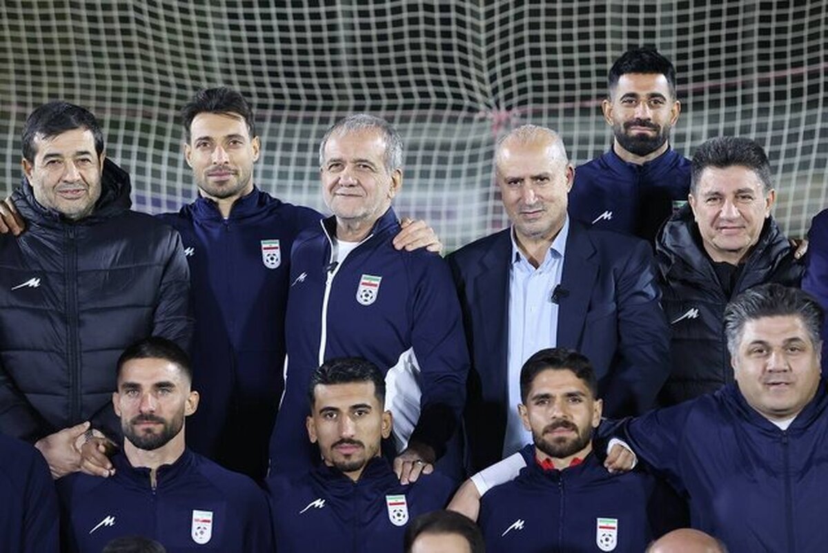 پزشکیان در تمرین تیم ملی فوتبال پا به توپ شد +تصاویر