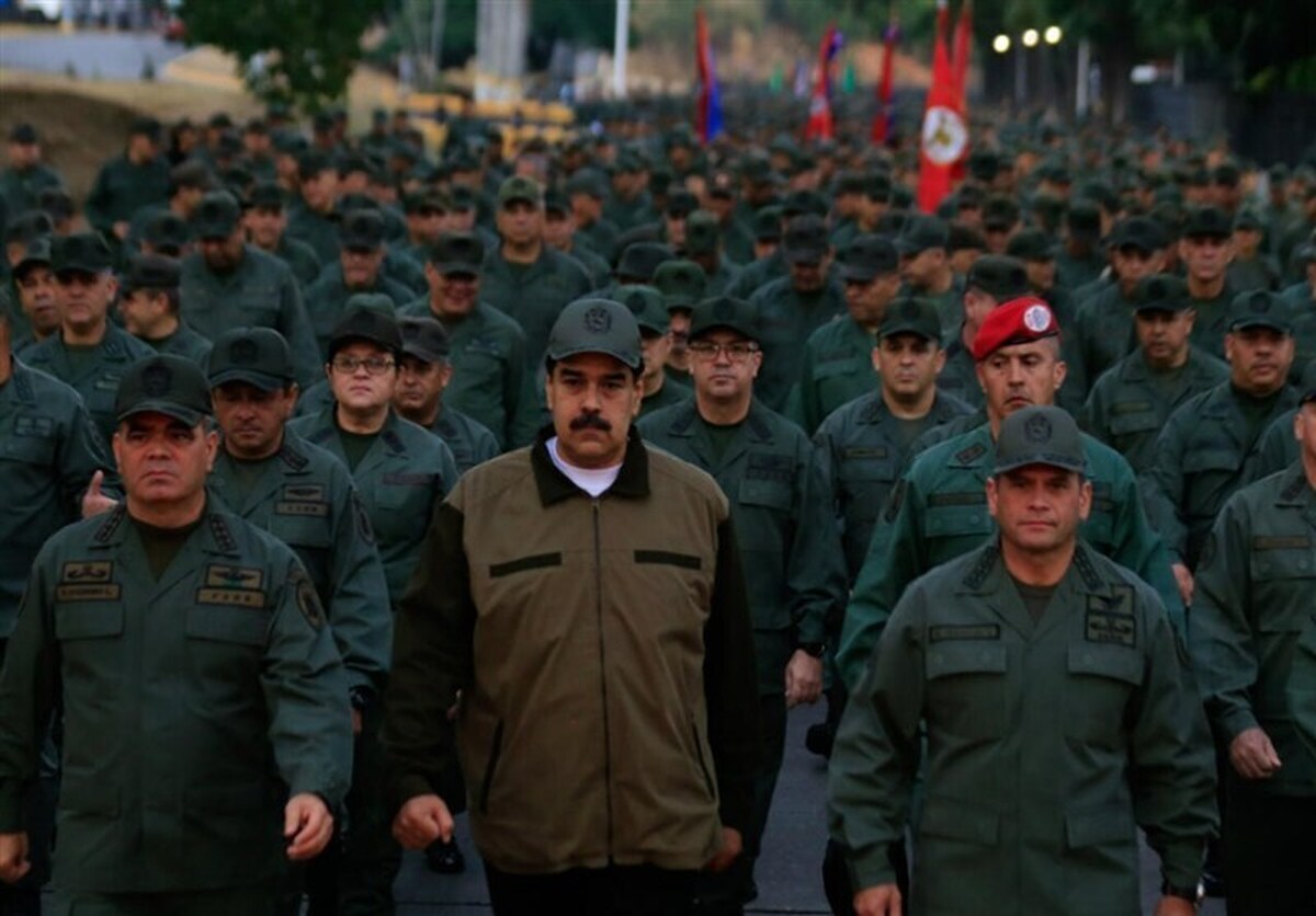 مادورو: همه نیرو‌های نظامی، نهاد‌های امنیتی و مردم برای حفاظت از کشور بسیج شوند