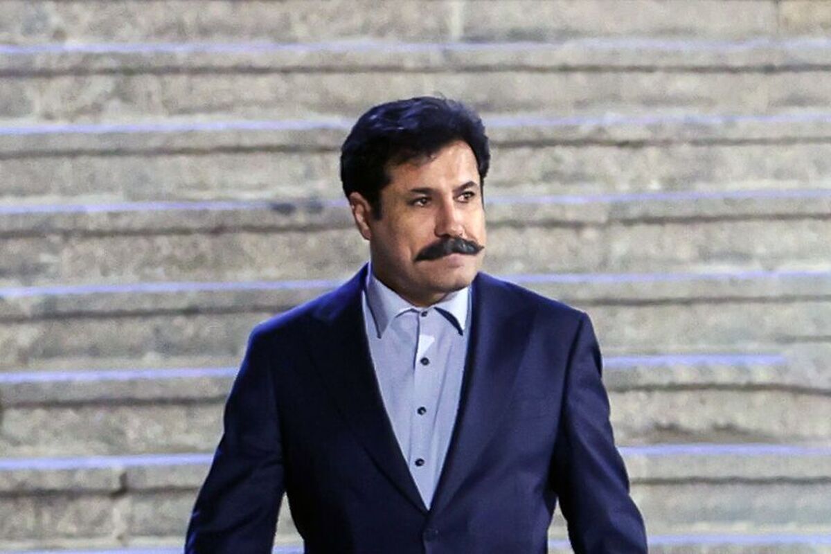 حسین‌زاده، معاون پزشکیان: رئیس‌جمهوری با صراحت خود، در حقیقت از یک اصل بنیادین دفاع می‌کند: حق مردم برای دانستن |  کسانی که امروز از گفتن واقعیت می‌ترسند، همان‌هایی‌اند که در ماجرای برجام فریاد می‌زدند «مردم نامحرم نیستند»