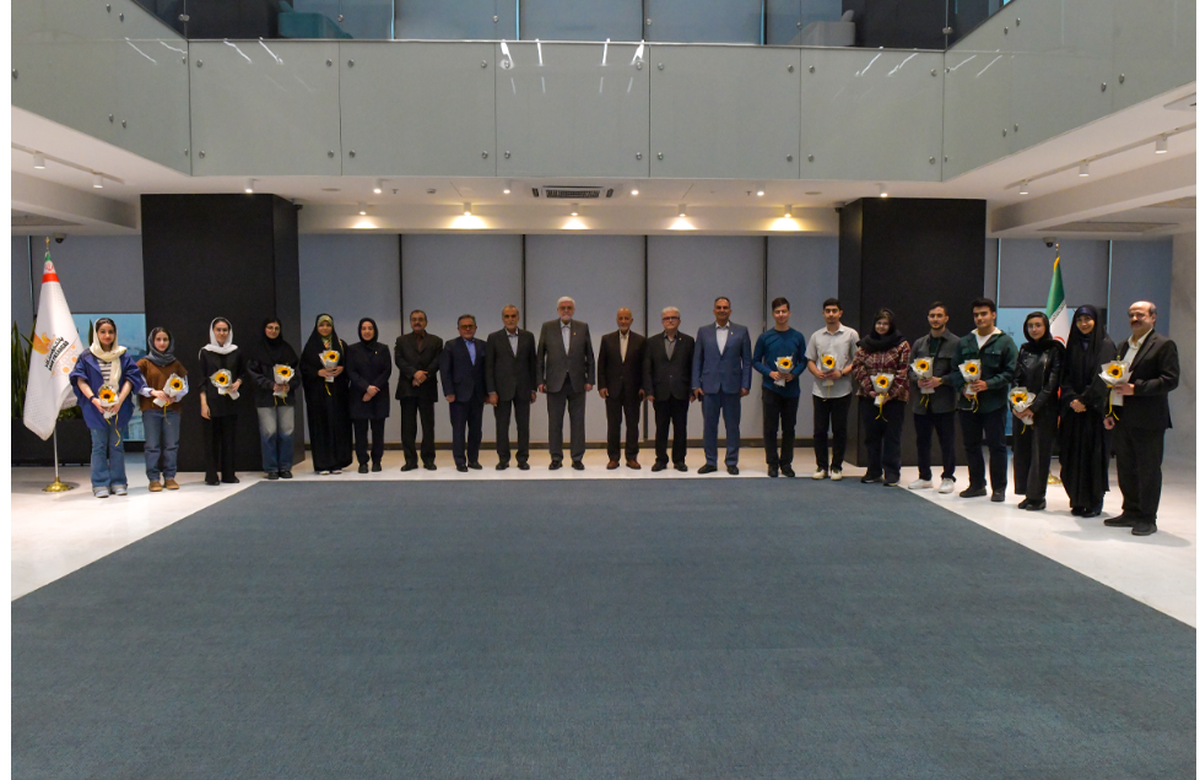 بانک پاسارگاد برای هجدهمین سال متوالی از رتبه‌های برتر کنکور سراسری تقدیر کرد