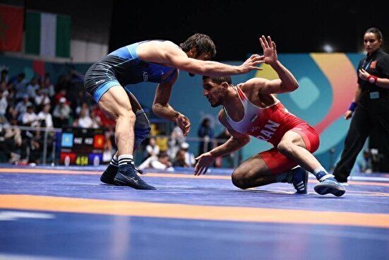 رحمان عموزاد قهرمان کشتی آزاد کشورهای اسلامی شد