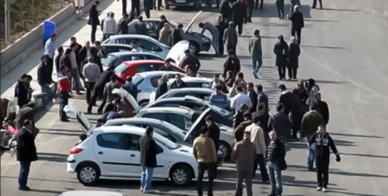 نقش کانالهای مجازی در انحراف بازار خودرو/ صنعتی که از مسیر تولید تا دلالی تغییر مسیر داد نقش کانالهای مجازی در انحراف بازار خودرو/ صنعتی که از مسیر تولید تا دلالی تغییر مسیر داد