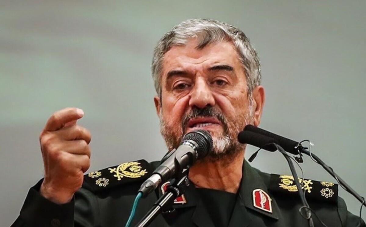 فرمانده ساپق سپاه: دقت نقطهزنی موشکهای ما را بعید است روسها داشته باشند
