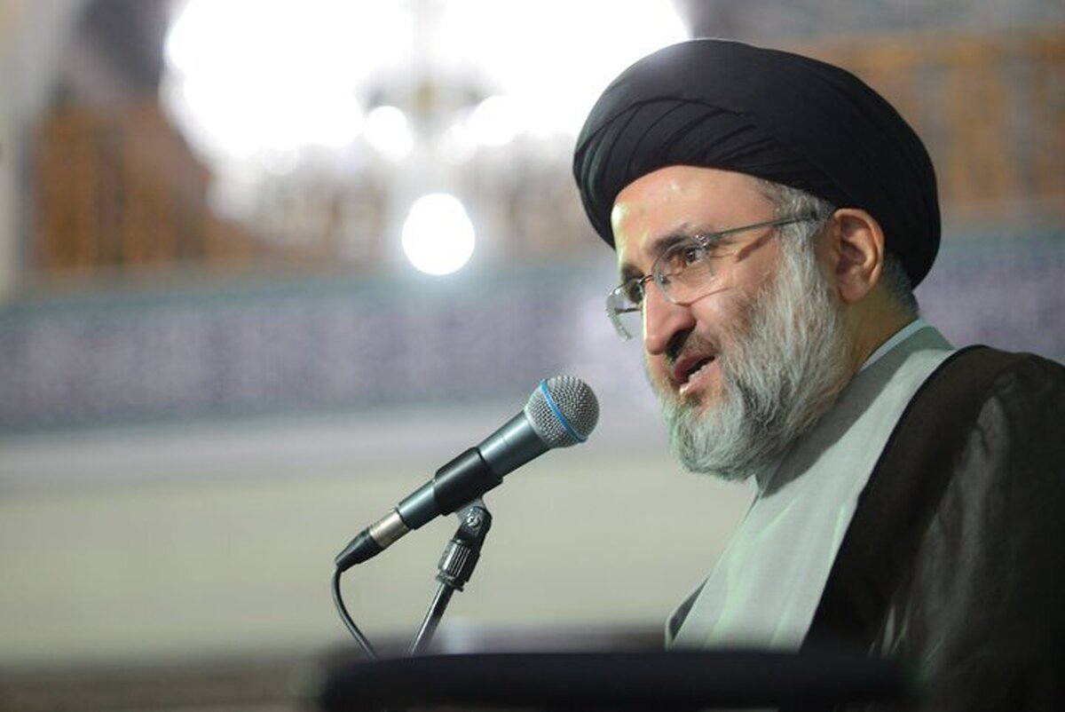 پوششهای بدن نما با عفاف سازگاری ندارد | اسلام  حجاب همراه با عفاف میخواهد