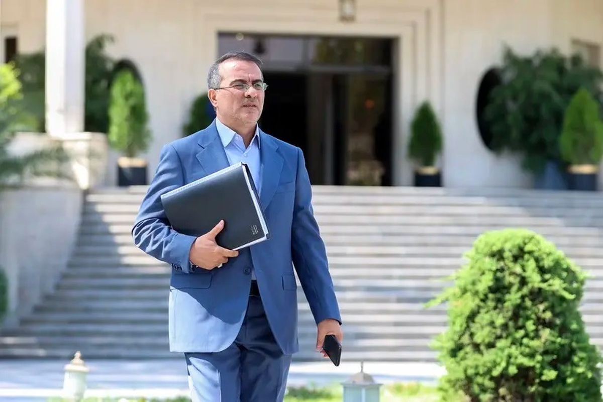 رئیس سازمان اداری و استخدامی:  اطمینان میدهیم تعدیل یا بیشغل کردن افراد در کار ما نیست