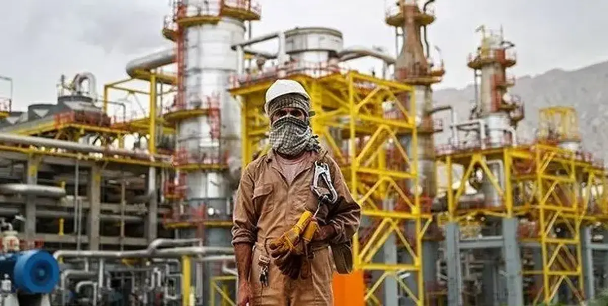 کارگران پارس جنوبی در اعتراض به برآورده نشدن مطالبات معیشتی و کاری راهپیمایی کردند