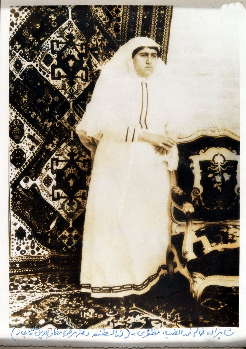 عکسهای کمتر دیده شده از اندرونی مظفرالدینشاه قاجار!