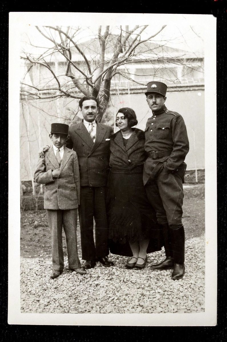 عکسهای کمتر دیده شده از اندرونی مظفرالدینشاه قاجار!