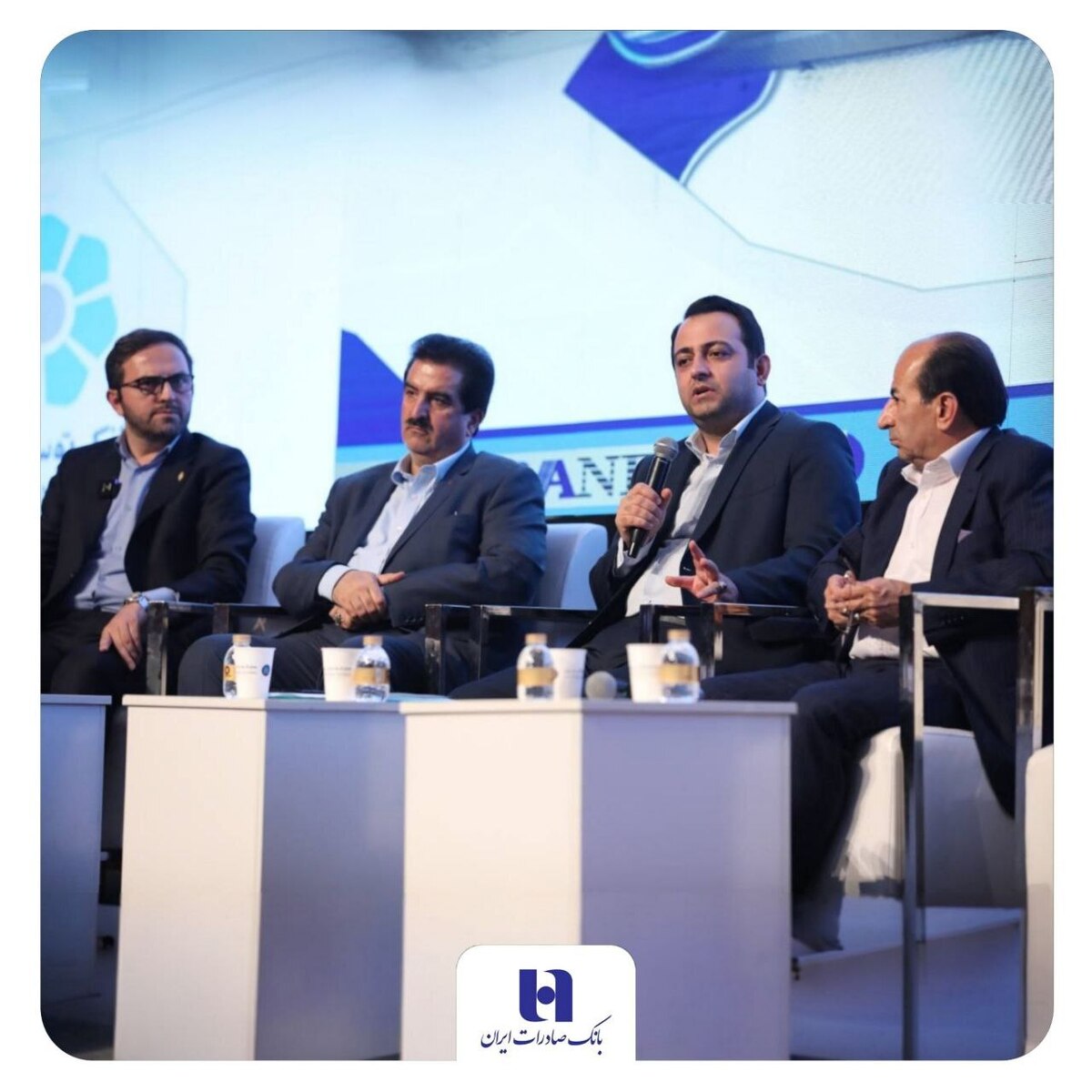 مدیرعامل بانک صادرات ایران در افتتاحیه تراکنش یازدهم:
انحراف نقدینگی از بخش واقعی اقتصاد، چالش اصلی تولید و معیشت مردم است