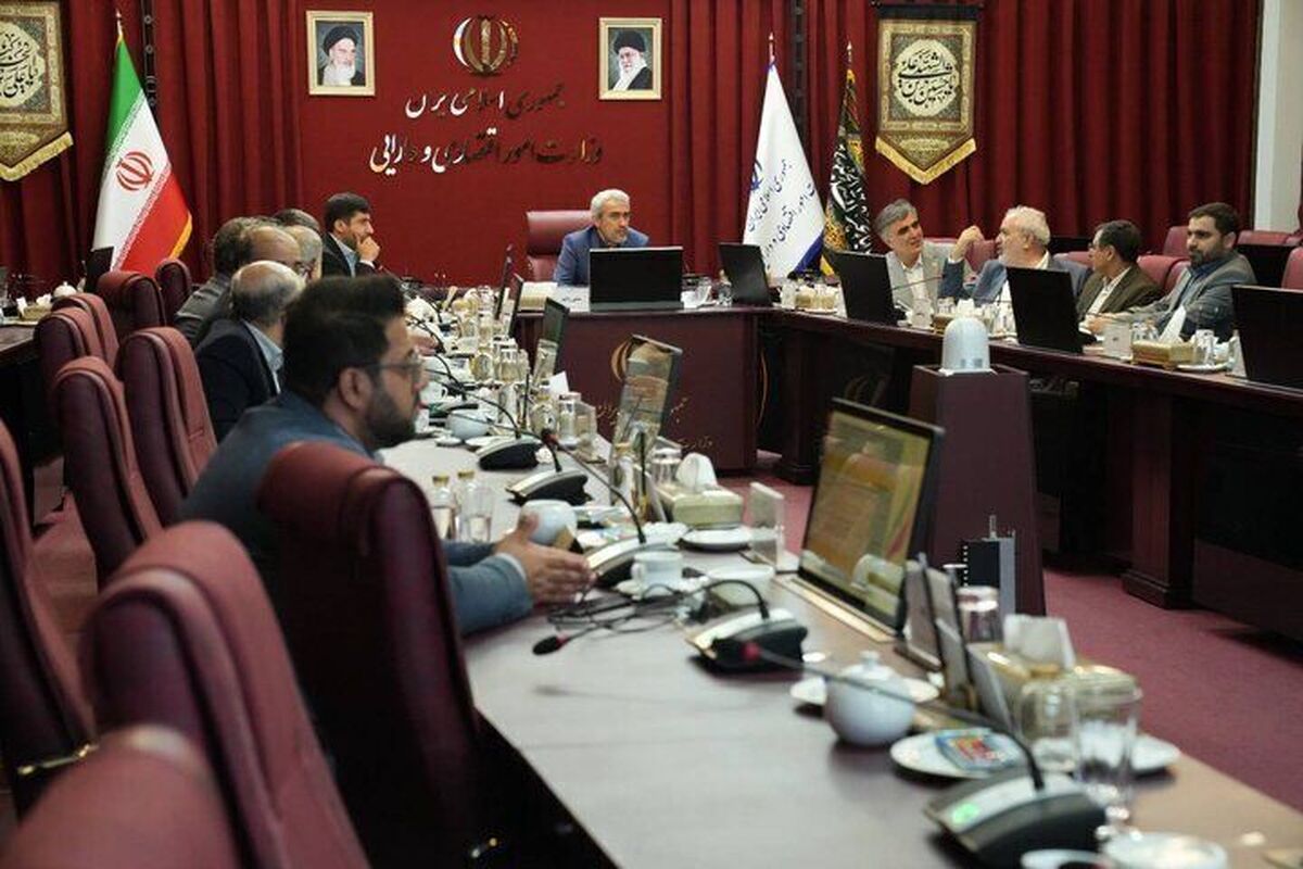 به اتباع خارجی در قبال سپرده‌گذاری یا سرمایه‌گذاری اقامت داده خواهد شد