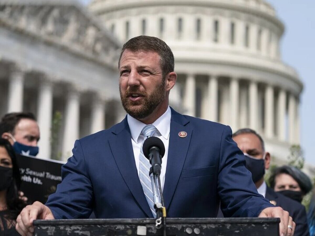 عضو کمیته نیروهای مسلح سنا: به مادورو فرصت دادیم تا کشورش را ترک کند